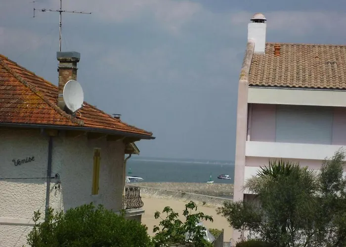 Arcachon: T2 Avec Acces Direct A La Plage, Terrasse Et Parking Prive - Fr-1-474-59 Arcachon