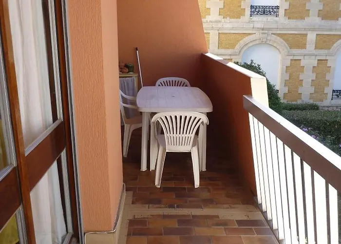 Appartement Arcachon: T2 Avec Acces Direct A La Plage, Terrasse Et Parking Prive - Fr-1-474-59
